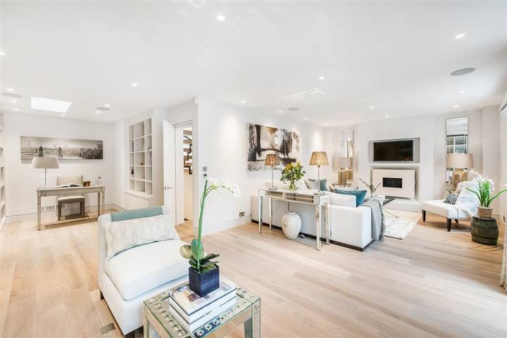 Vacation rental for 8 people in Knightsbridge