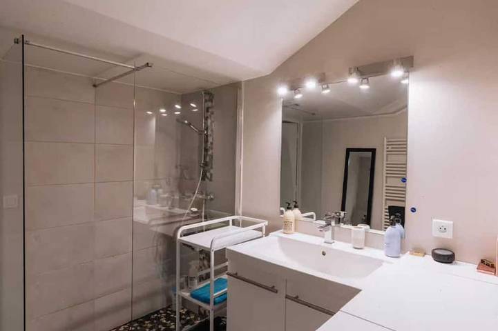 Gîte pour 2 personnes, avec balcon dans Le Palais De La Glace - 3