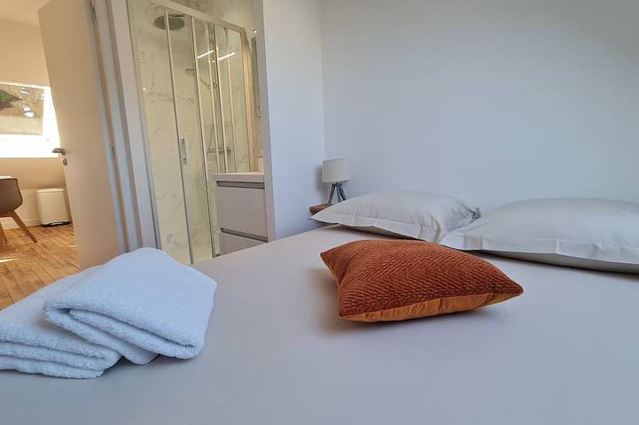 Ganze Wohnung, Le Jaures 5 - T2 - Dernier Etage in Hennebont, Côte des Mégalithes
