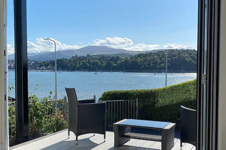 Cottage for 8 people, with garden in Deganwy