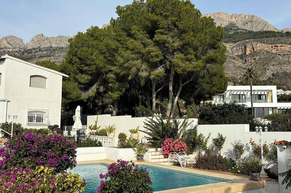 Enorme en prachtige villa gelegen in Altea la Vella, aan de Costa Blanca. in Altea La Vella, Altea