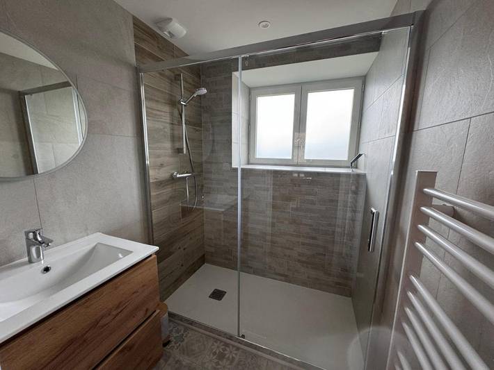 Location de vacances pour 5 personnes, avec vue et jardin, adapté aux familles à Nozières - 4