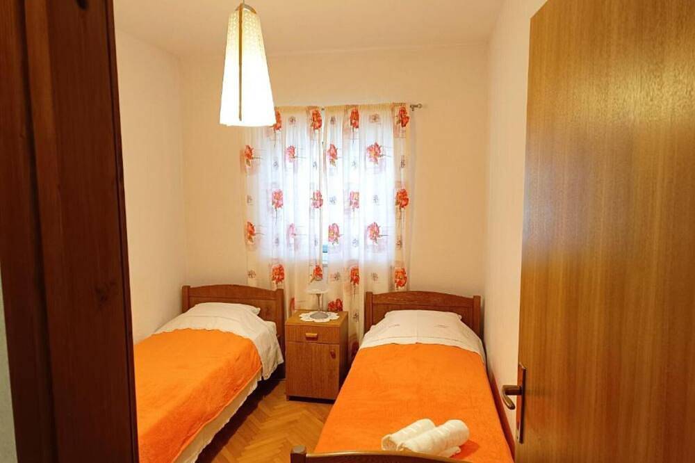 Ganze Wohnung, Adam Apartment Near the Airport - Twobedroom Apartment in Kastel Novi, Kaštela