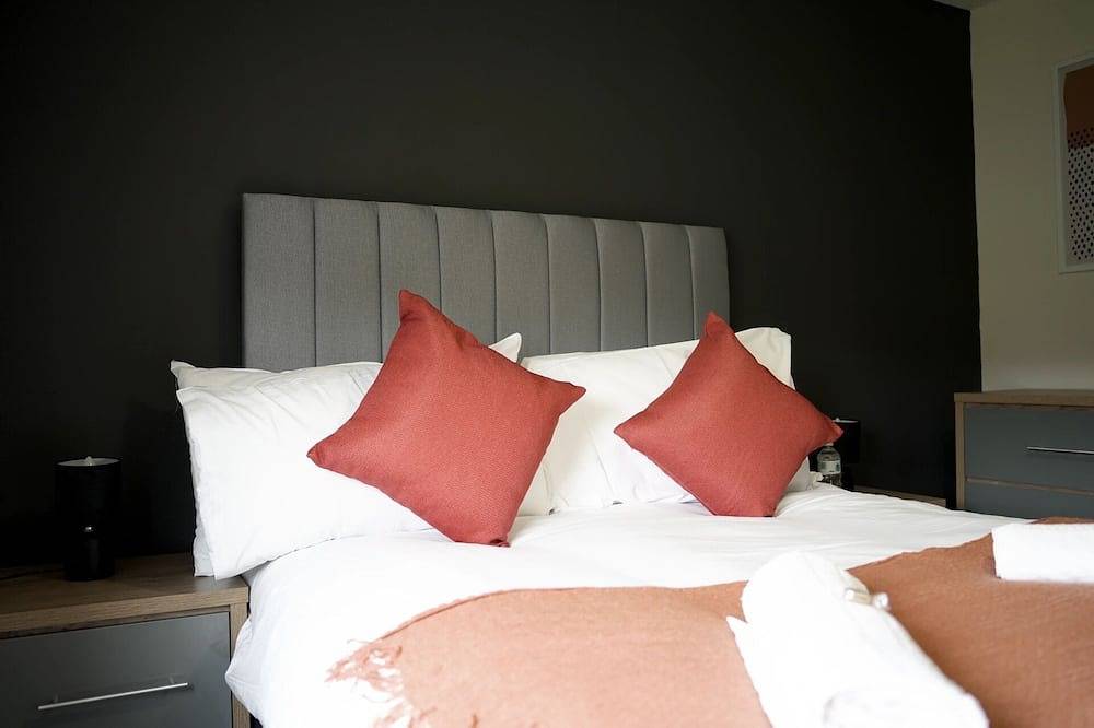 4Br House By Caledonia Luxe Stays Livingston in Livingston, West Lothian