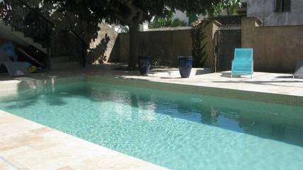 Gîte pour 8 personnes, avec vue ainsi que piscine et jardin, animaux acceptés à Pomérols