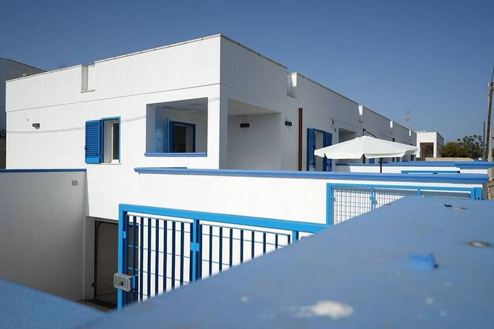 L'ondazzurra villas neuves en bord de mer. in Taviano, Golfe de Tarente