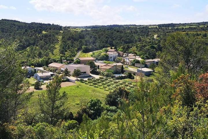 Location de vacances pour 9 personnes, avec terrasse, animaux acceptés à Aigues-Vives (Hérault)
