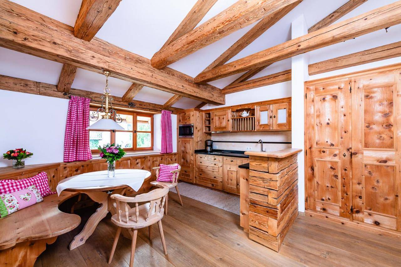 Hotel garni Fischerweber am See in Rottach-Egern, Bayerische Alpen
