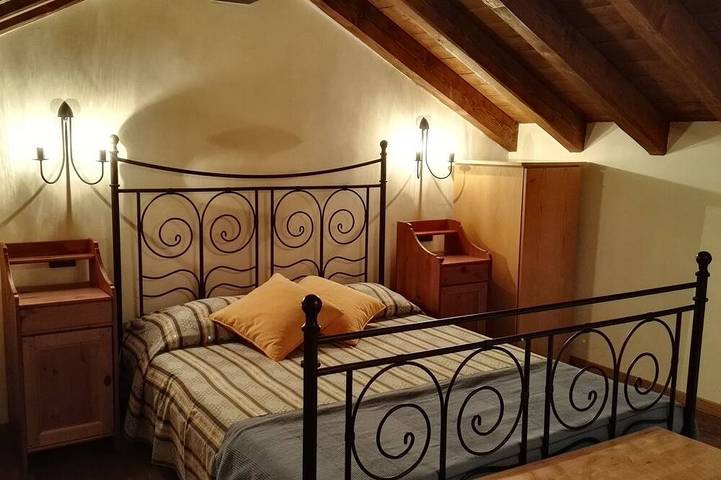 Ferienwohnung für 3 Personen, mit Garten und Terrasse sowie Whirlpool