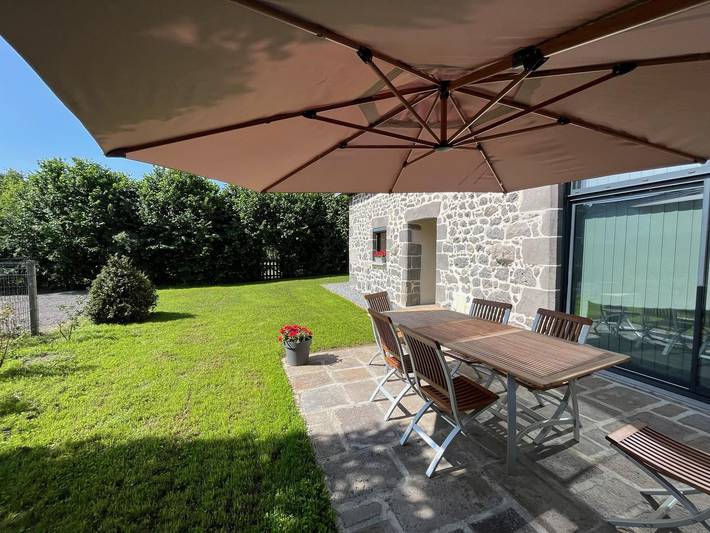 Gîte pour 6 personnes, avec jardin à Charbonnières-les-Varennes - 2