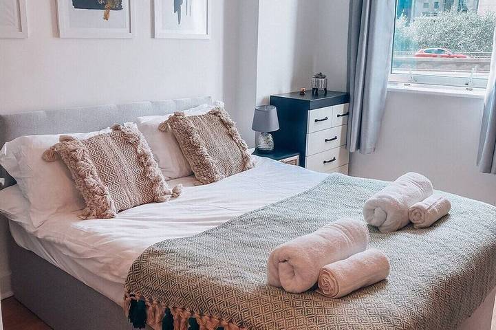 Entire apartment, City Centre Studio, Comfy Bed beside New St Station in Birmingham, Birmingham Area