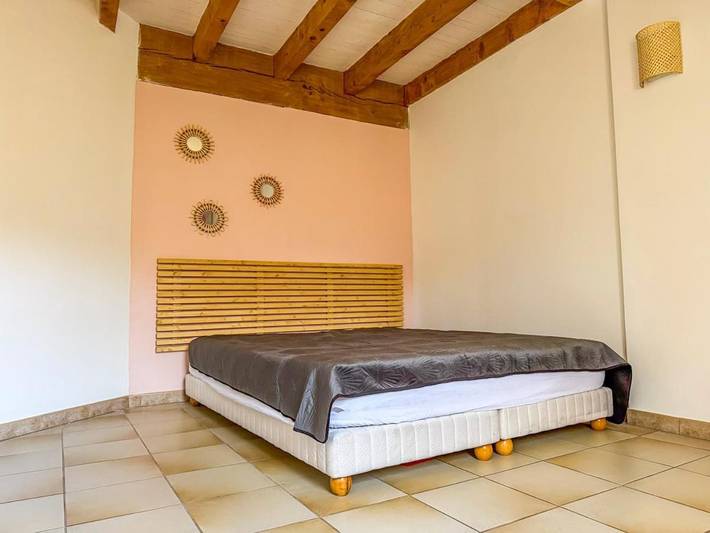 Location de vacances pour 14 personnes, avec piscine ainsi que jardin et vue à Notre-Dame-de-la-Rouvière - 2