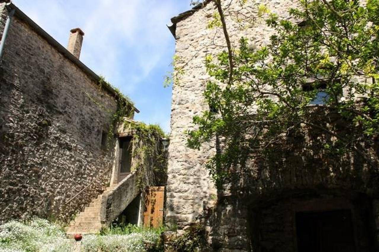 Casa de piedra en el corazón de Larzac – Naturaleza, caballos en libertad y relax garantizados in Vissec, Región de Le Vigan