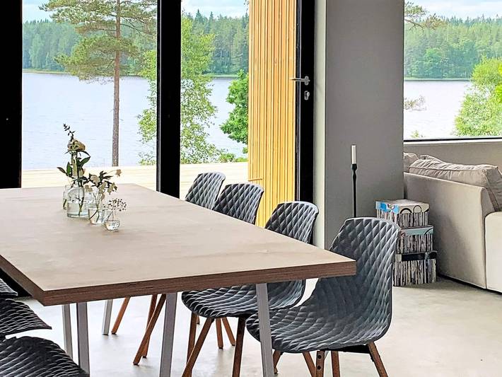 Mysigt hus vid havet med gäststuga in Skyarp, Västergötland