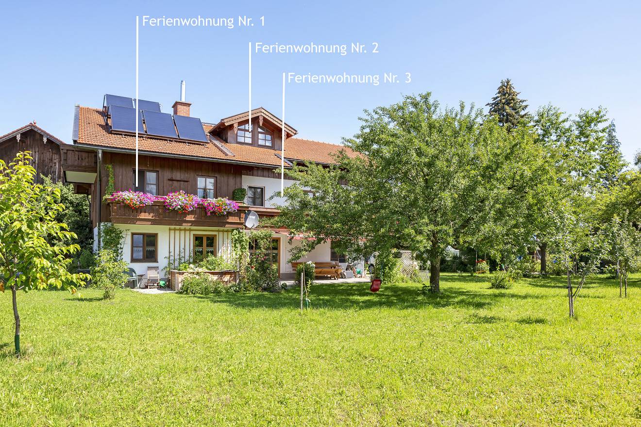 Ganze Ferienwohnung, Zaißlhäusl Hof Ferienwohnung - Ferienwohnung Nr. 1 mit Bergblick, 57m², großem Dreibett-Schlafzimmer und neuem Bad in Übersee, Chiemsee