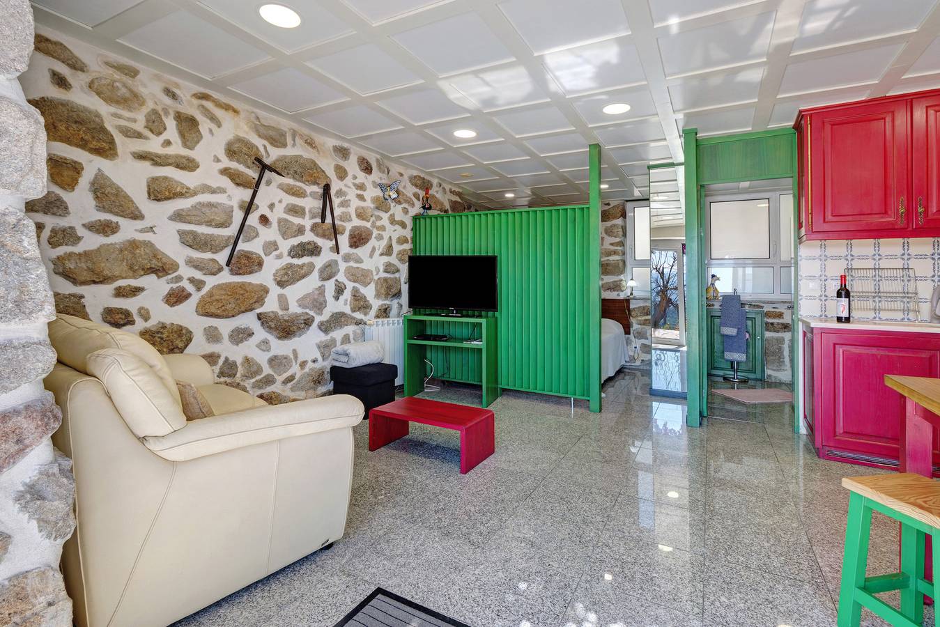 Estúdio inteiro, Apartamento Estúdio '' com Vista para a Montanha, Piscina Partilhada e Wi-Fi in Sabadim, Distrito de Viana do Castelo