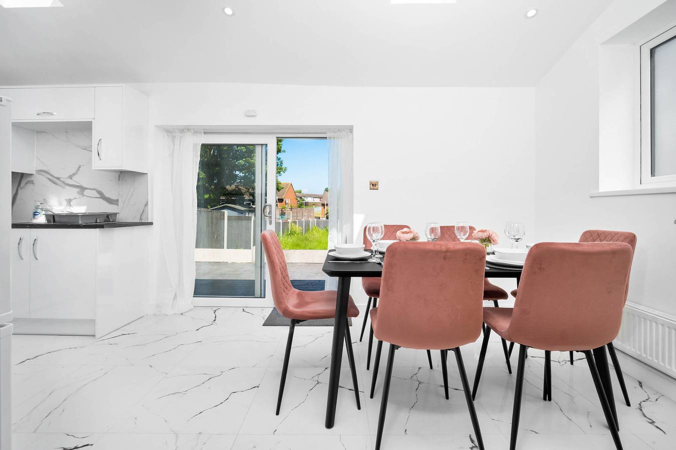 Family/Contractors 3 bed house/parking/sleeps 7 in Walsall, Birmingham und Umgebung