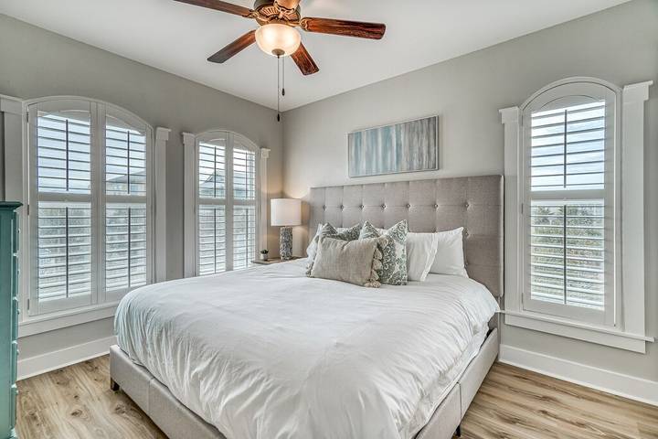 Vacation rental for 10 people, with balcony and pool in Alys Beach