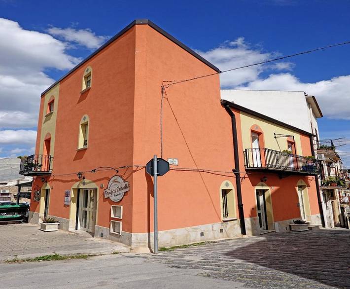 Chambre d’hôte pour 4 personnes, avec Balcon et Vue à Racalmuto