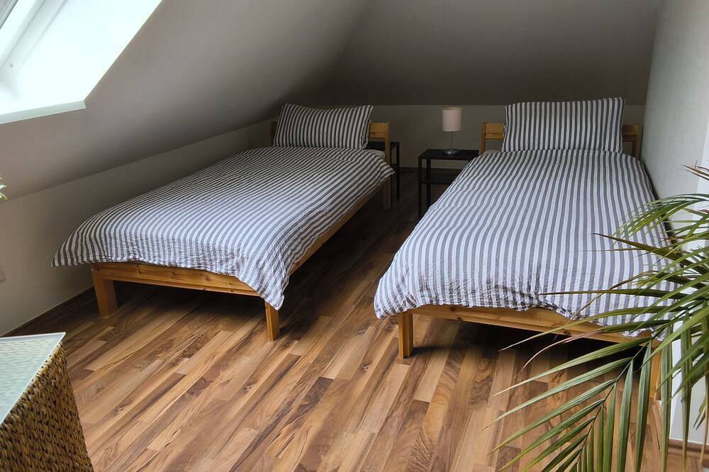 Ganze Wohnung, Schöne, helle Ferienwohnung in unmittelbarer Waldnähe in Bedburg-Hau, Niederrhein