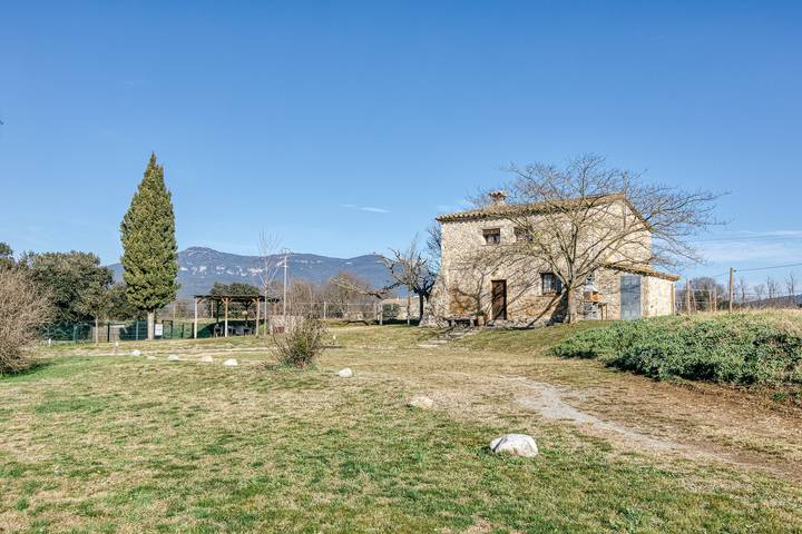 Chalet para 7 personas, con jardín, Se admiten mascotas en Garrotxa - 2