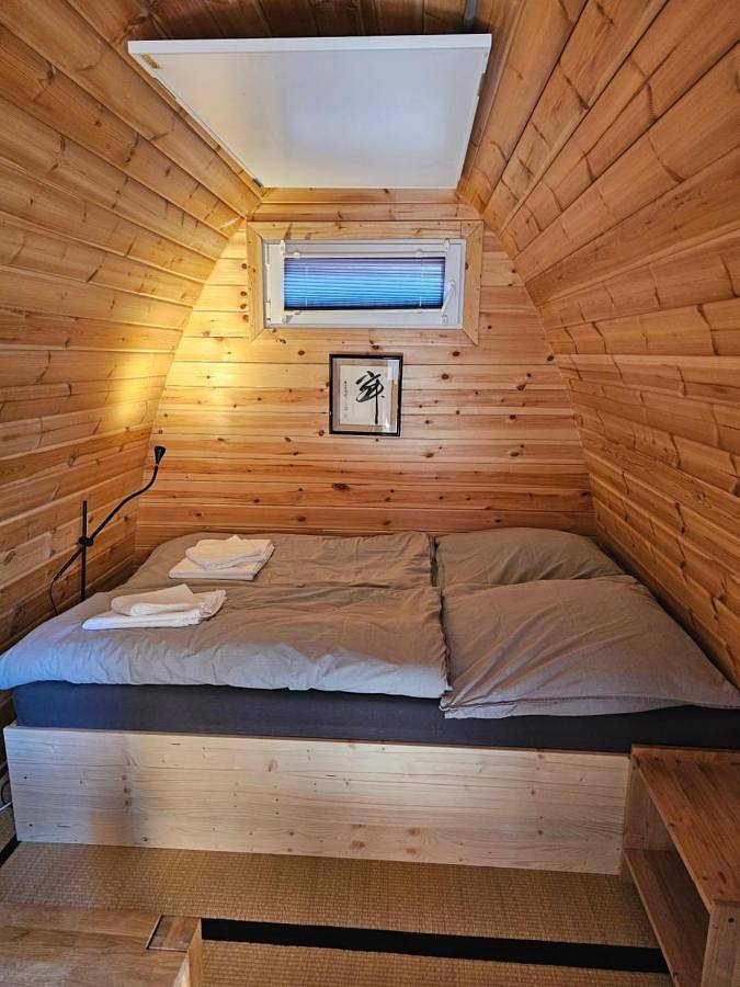 Camping-Fass inklusive Sauna & Frühstück, Bad & Wc über die Terrasse in Halle, Saale-Unstrut