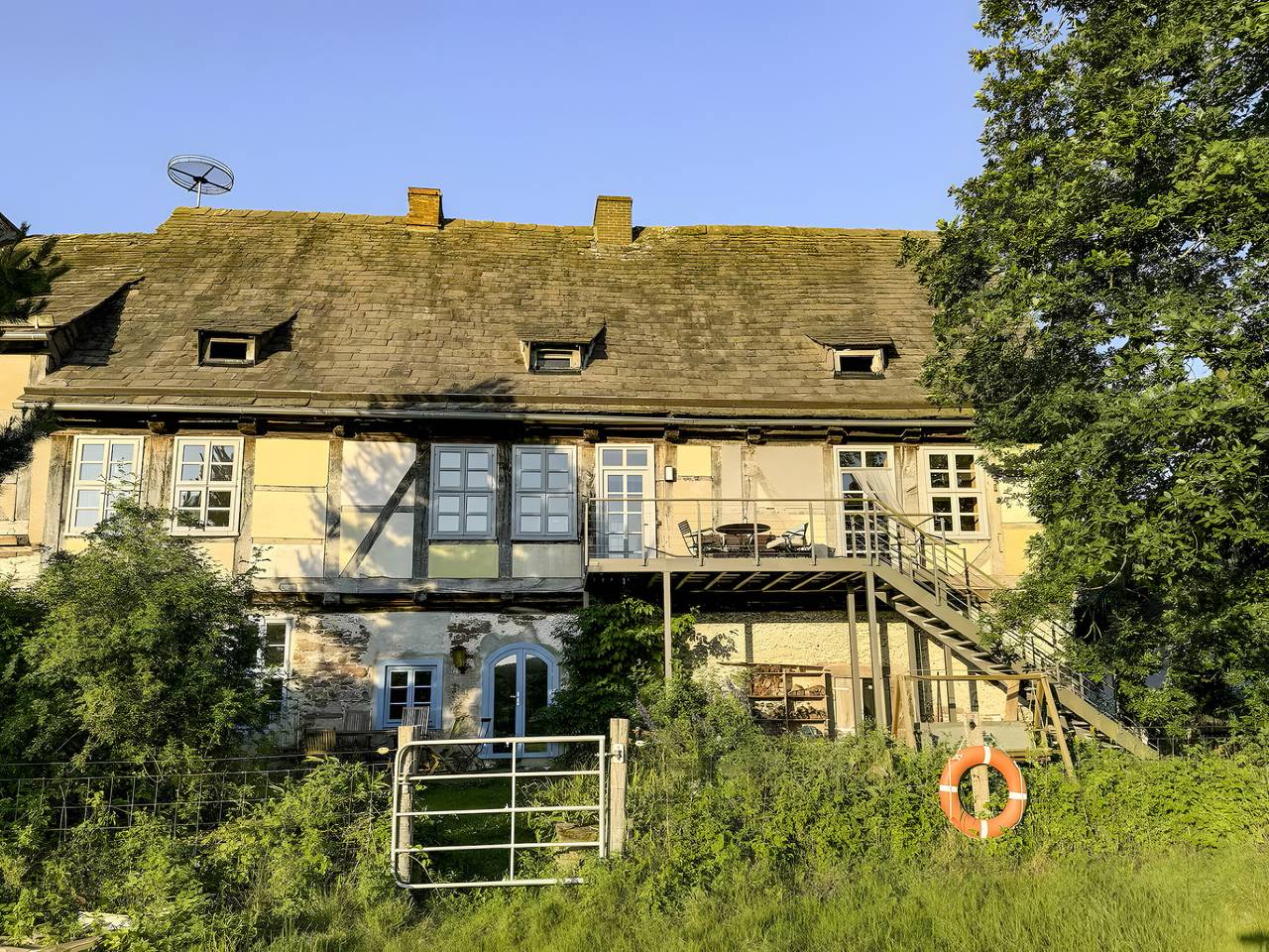 Ganze Wohnung, Apartment 'Alter Weserhof Forst' mit privatem Garten und Balkon in Bevern, Landkreis Holzminden