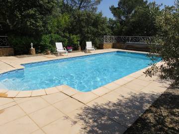 Gîte pour 2 personnes, avec jardin et piscine à Mornas