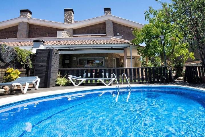 Casa rural para 10 personas, con piscina además de vistas y jardín, Se admiten mascotas en Salou - 4