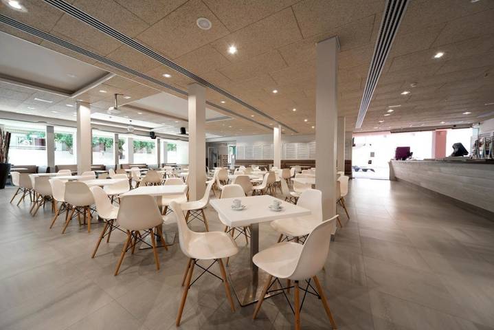 Hôtel pour 2 personnes, avec vue ainsi que piscine et balcon dans Platja de Calafell - 3