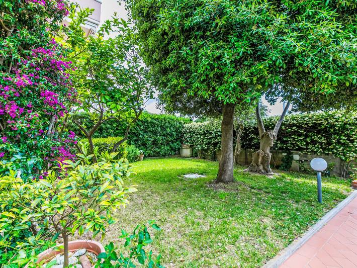 Apartamento de vacaciones para 8 personas, con jardín y balcón - 1