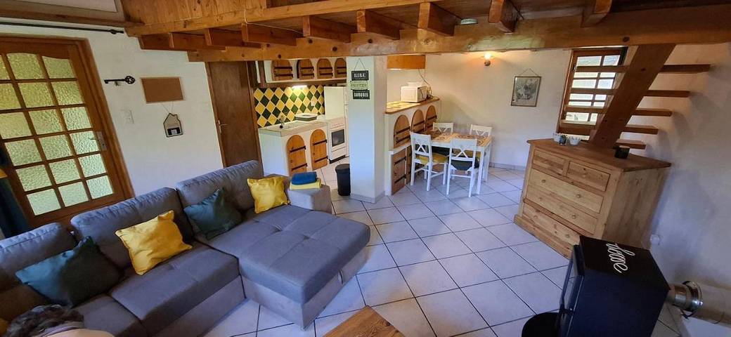 Location de vacances pour 4 personnes, avec piscine ainsi que jardin et vue, animaux acceptés à Banne - 4