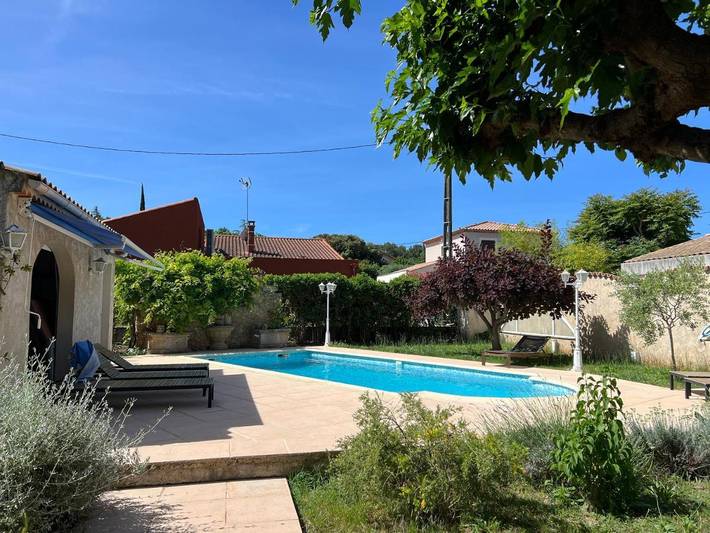 Location de vacances pour 6 personnes, avec piscine et jardin à Peyrolles-en-Provence - 4