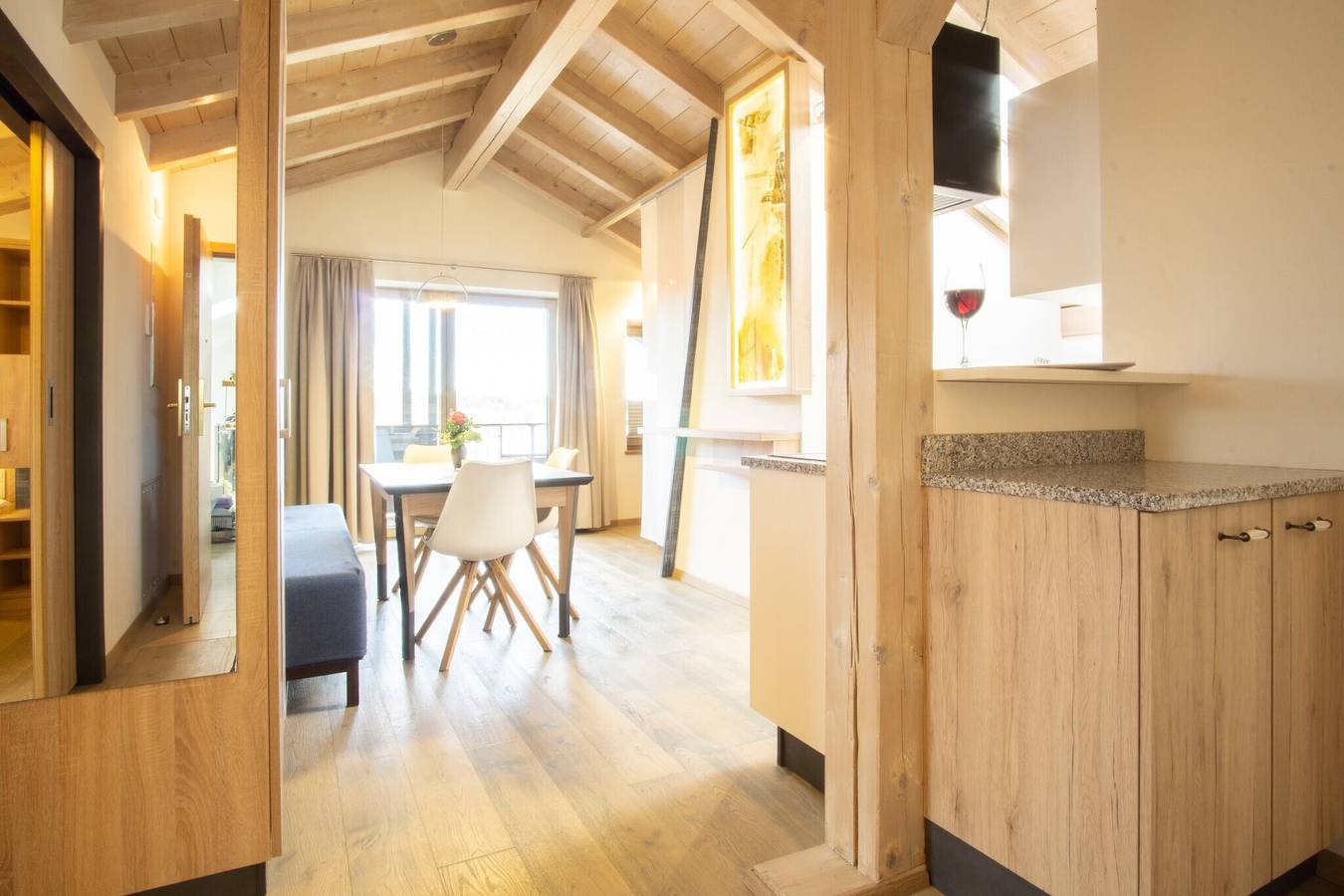 Entire apartment, Apartment "Ambiente" with Lake View, Shared Garden & Wi-Fi in Bad Endorf, Chiemsee