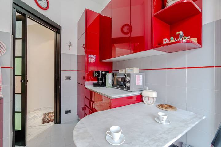 Appartamento intero, GuestHost - Sturla Cozy Flat with Private Parking in Genova (Città), Genoa