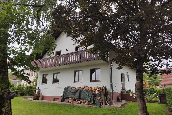 Ferienhaus für 6 Personen, mit Sauna und Garten sowie Balkon