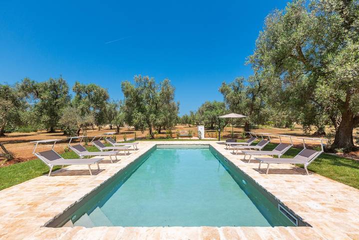 Trullo per 9 persone, con Piscina a San Michele Salentino