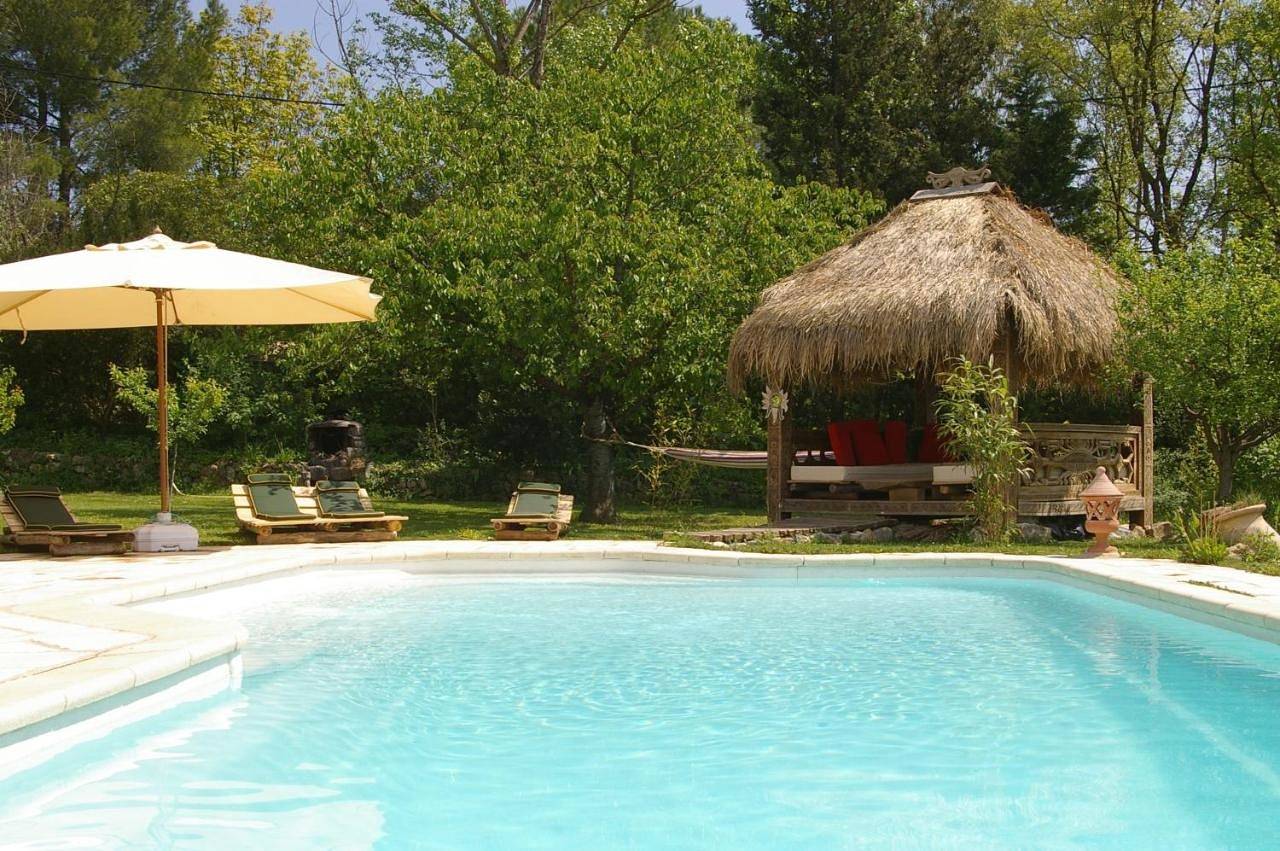 Appartement entier, Apartment with Terrace in Montauroux, Côte méditerranéenne (France)
