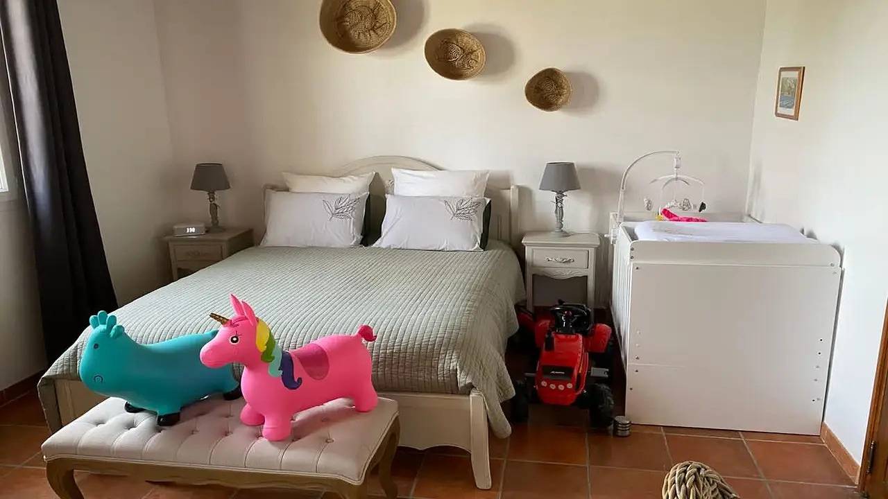 Ganze Ferienwohnung, Ferienwohnung für 10 Personen (300 m²) in Murs in Murs, Regionaler Naturpark Luberon