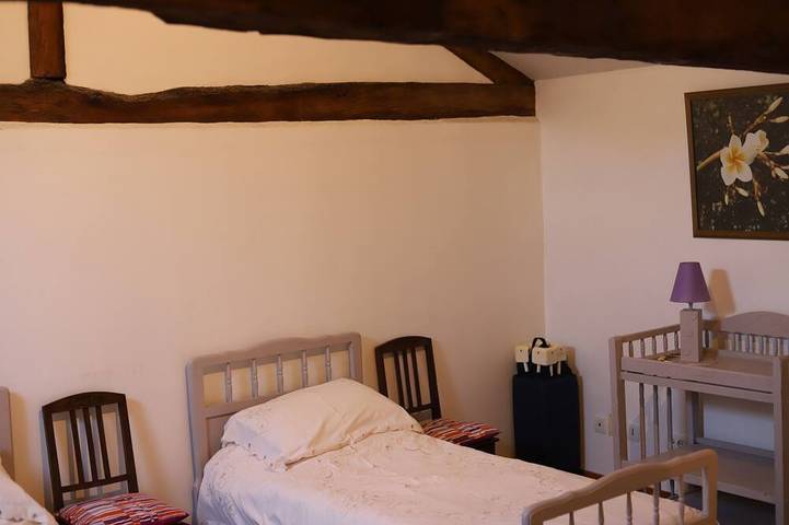 Location de vacances pour 3 personnes, avec terrasse ainsi que piscine et jardin à Madiran - 4