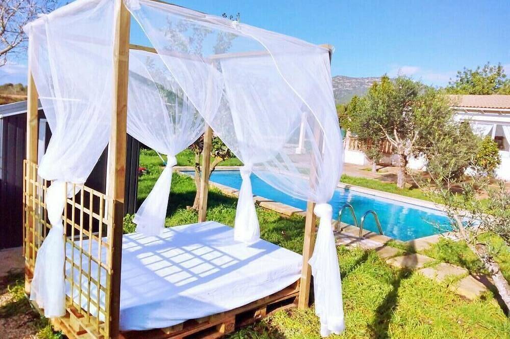 Private farm, wifi, private pool, barbecue, 13 minutes from the beach in Llucmajor, South Majorca