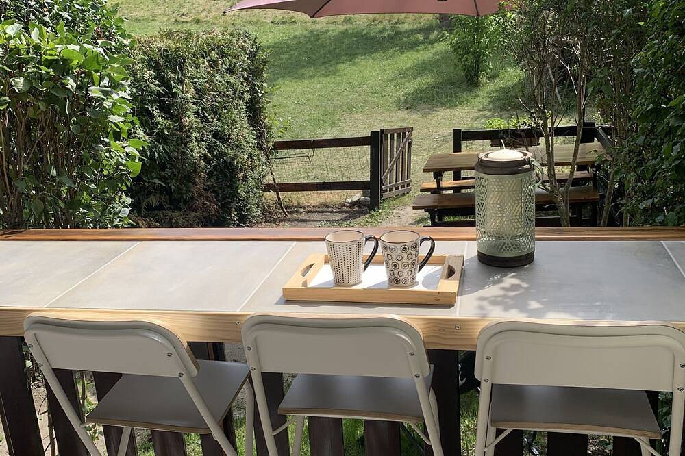 Geheel appartement, Large studio 4/6 people south facing balcony terrace garden in Barcelonnette, Espace Lumière