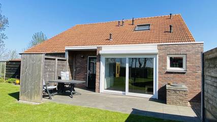 Ferienhaus für 4 Personen, mit Terrasse und Balkon/Terrasse in Zoutelande