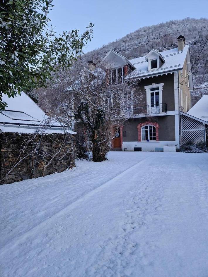 Casa de huéspedes para 15 personas, con Balcón y Terraza además de Jardín y Sauna en Bosost - 2