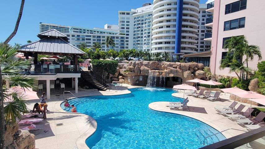 Apartahotel para 6 personas, con piscina y jardín además de jacuzzi y sauna en Miami Beach