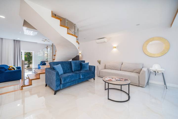 Ferienhaus 'Sun & Salt Villa' mit Gemeinschaftspool, WLAN und Klimaanlage in Alvor, Faro Distrikt