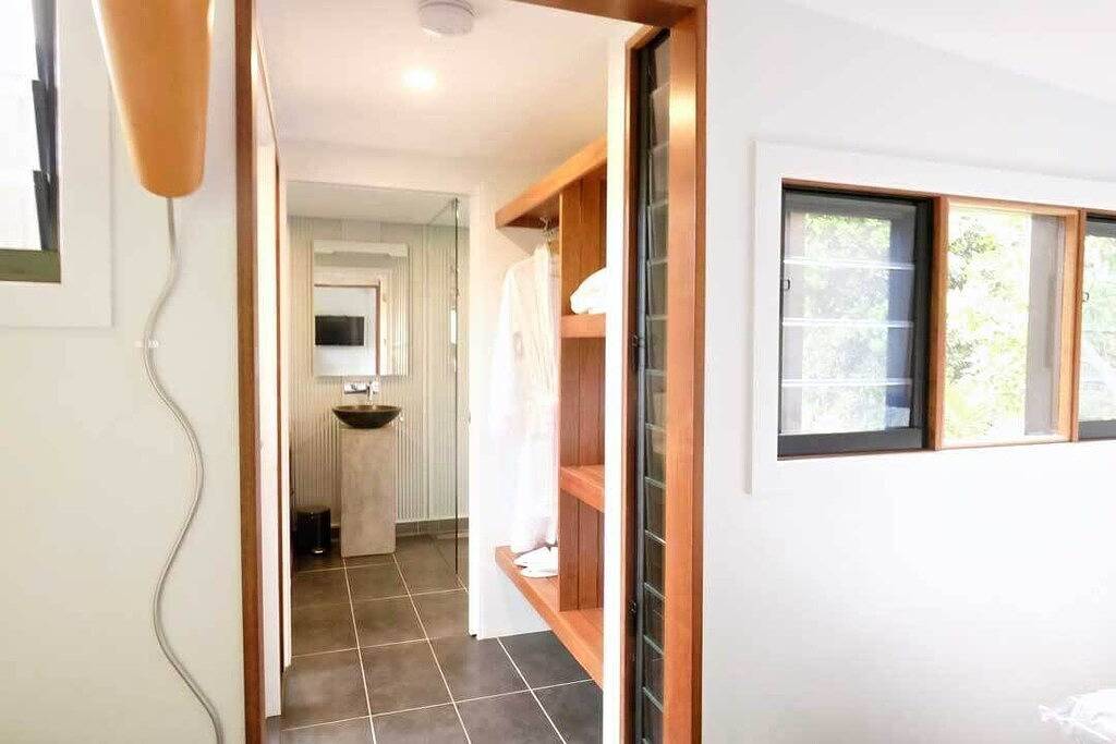 Am Ufer des Broughton Mill Creek und nur 450 m vom Stadtzentrum entfernt in Berry (NSW), New South Wales