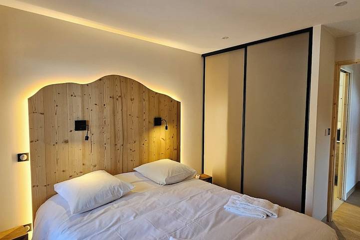 Gîte pour 8 personnes, avec balcon et jacuzzi, animaux acceptés à Queyrières - 2