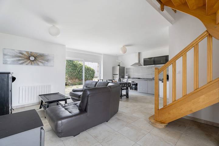 Gîte des Lacs – Le Noisetier : piscine, sauna et jaccuzzi partagés, terrasse privée et Wi-Fi in Jugon-les-Lacs, Région de Dinan