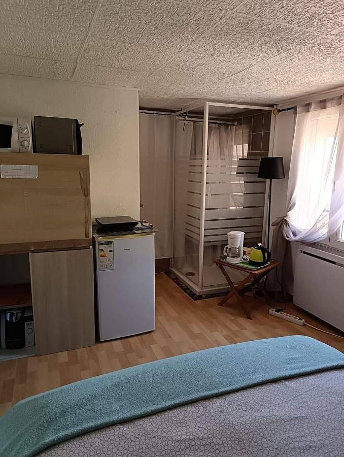 Gîte pour 2 personnes, avec terrasse et vue à Belgentier - 2